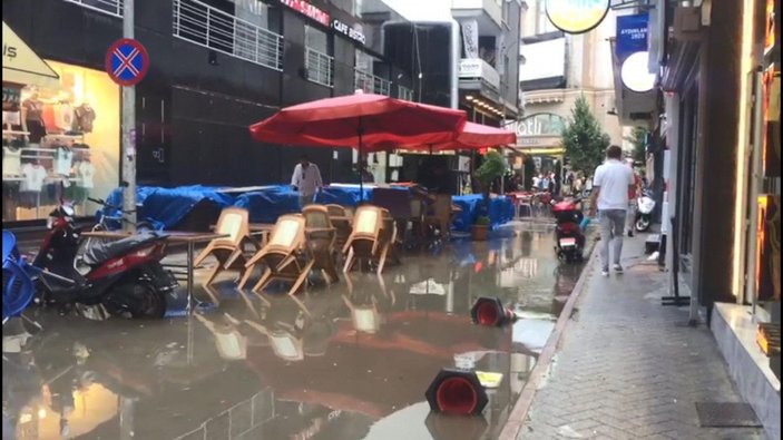 Eskişehir'de sağanak; cadde ve sokaklar suyla doldu -5