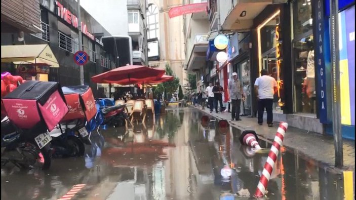 Eskişehir'de sağanak; cadde ve sokaklar suyla doldu -7