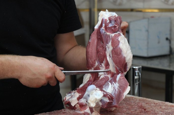 Mardinli kasaptan fırsatçılara inat: Etin kilosunu yüzde 30 indirimli satıyor -2
