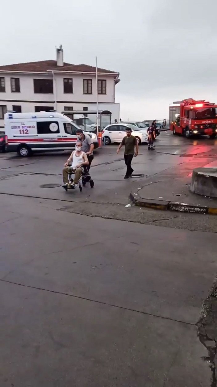 Rize'de hastane yangını; 60 hasta tahliye edildi -2