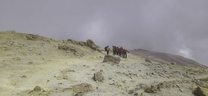 Bursalı dağcılar, Asya'nın en yüksek noktasında Türk bayrağı açtı -4