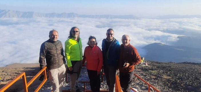 Bursalı dağcılar, Asya'nın en yüksek noktasında Türk bayrağı açtı -5