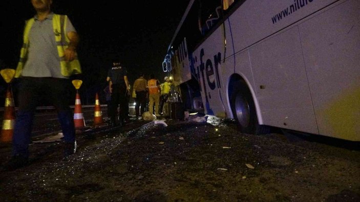 TEM’de tır, kamyon ve yolcu otobüsü kazaya karıştı: 8 yaralı -4