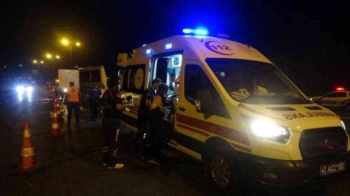 TEM’de tır, kamyon ve yolcu otobüsü kazaya karıştı: 8 yaralı -3