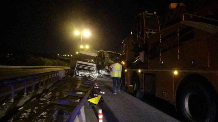 TEM’de tır, kamyon ve yolcu otobüsü kazaya karıştı: 8 yaralı -7