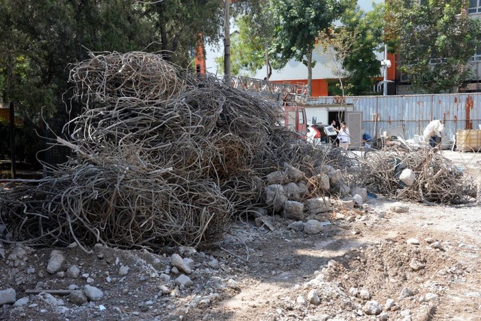 'Dünyanın en saçma binası'nın geciken yıkımına para cezası -4