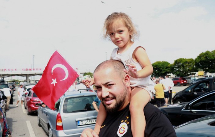 Kapıkule'de gurbetçilerin 'hüzünlü' dönüşü -1