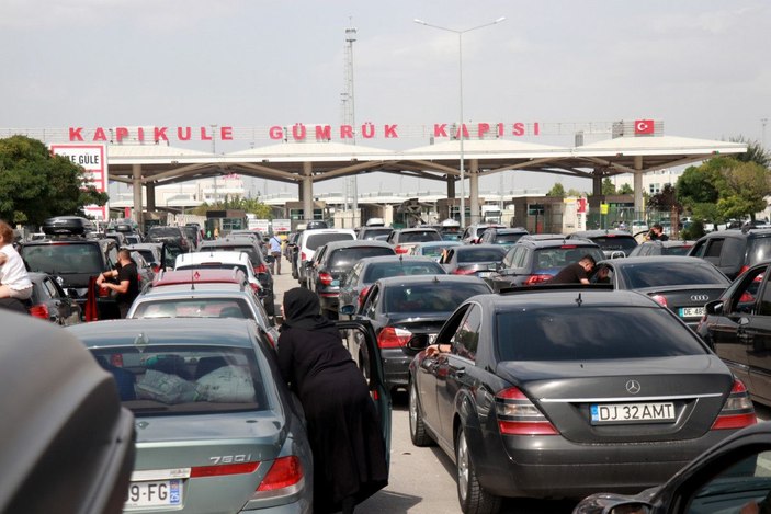 Kapıkule'de gurbetçilerin 'hüzünlü' dönüşü -4