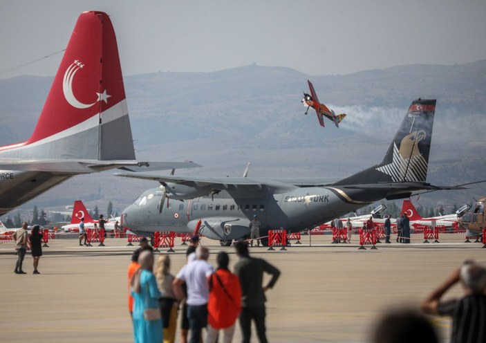 Türk Yıldızları'ndan 'Büyük Taarruz' uçuşu -10