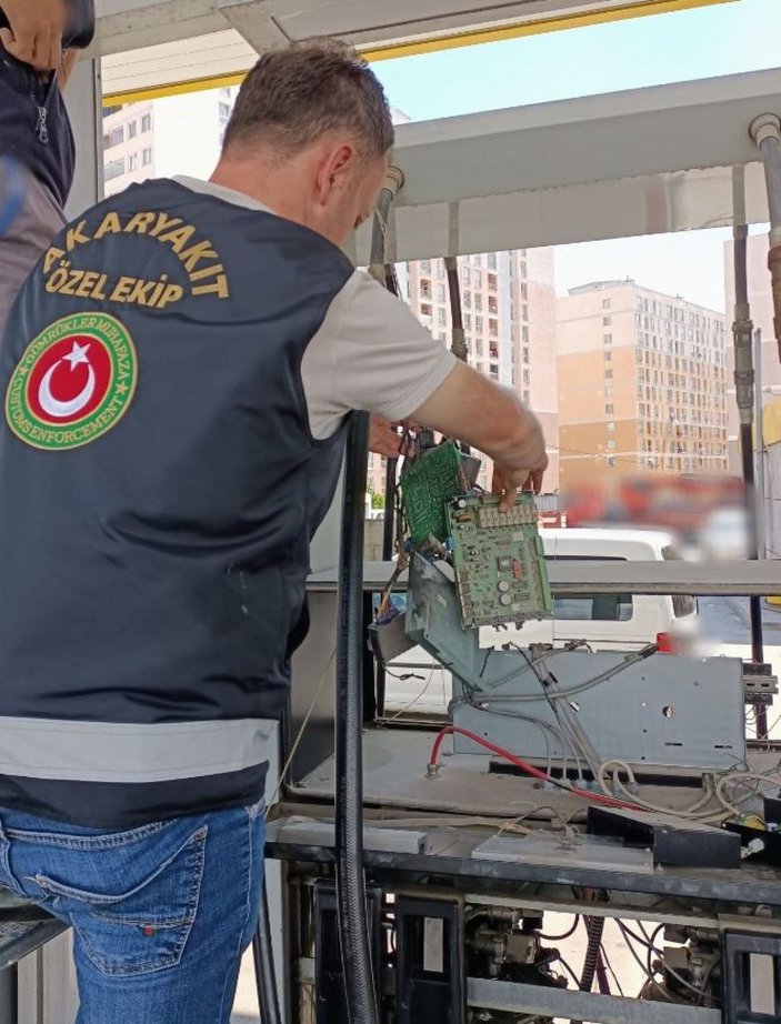 Ankara ve Çankırı'da operasyon; milyonlarca liralık sahte akaryakıt fişi düzenlenmiş -4