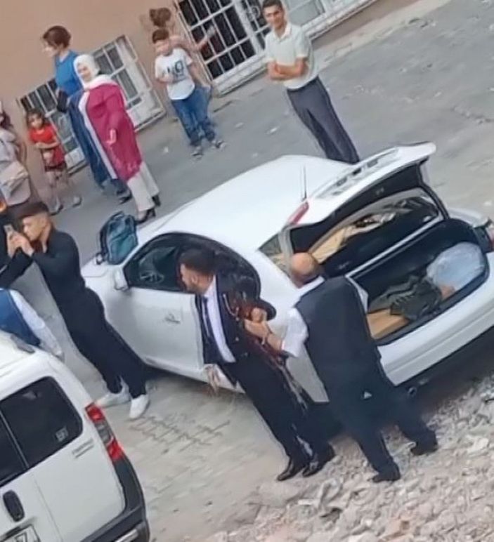 Gelin almaya geldiler çocukların önünde tüfekle havaya ateş ettiler  -4