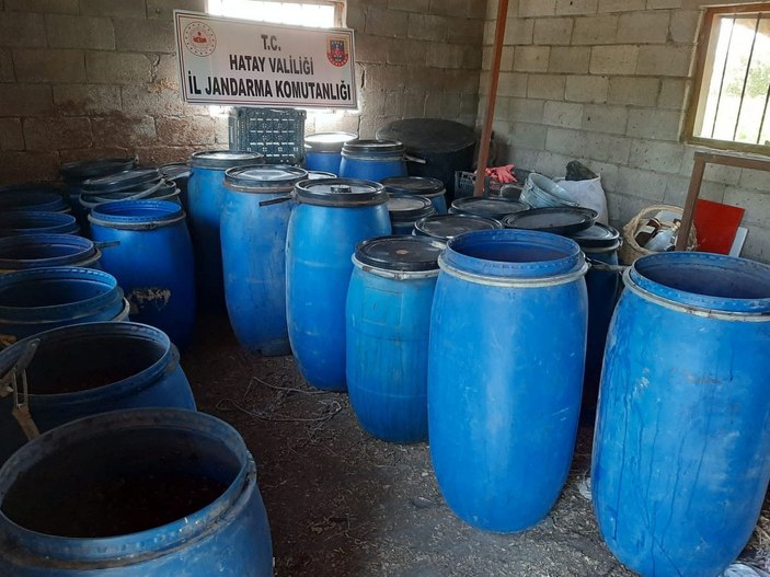 Hatay’da 13 bin 350 litre sahte içki ele geçirildi -2