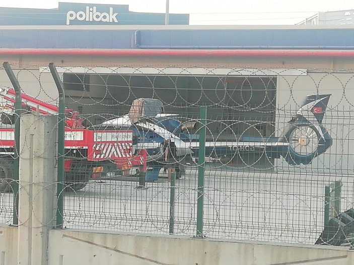 İzmir'de kaza kırıma uğrayan helikopter enkazı kaldırıldı -1