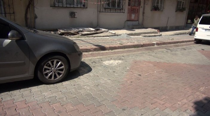 Sultangazi'de hırsızlık yaptığı minibüste mahsur kalan şüpheliye dayak  -4