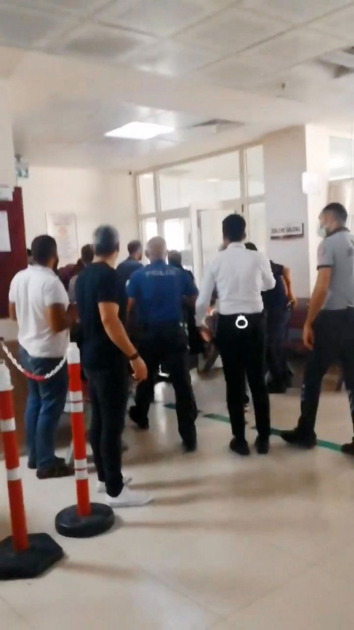 Hastanede 3 hasmını ve jandarma görevlisini bıçaklayan kadın tutuklandı -3