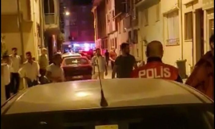 i Bursa'da damat eğlencesini abartan 50 kişi, kendilerini uyaran polise saldırdı