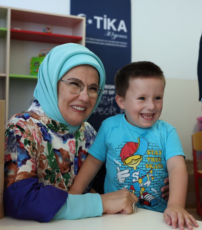 Emine Erdoğan, Saraybosna'da özel gereksinimli çocuklarla bir araya geldi -6