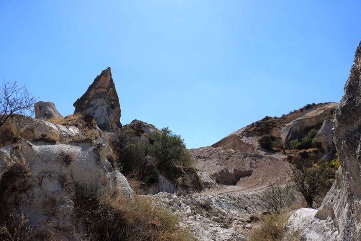 d Kapadokya'da tartışmalı yol üzerindeki tuvalet yıkıldı -2