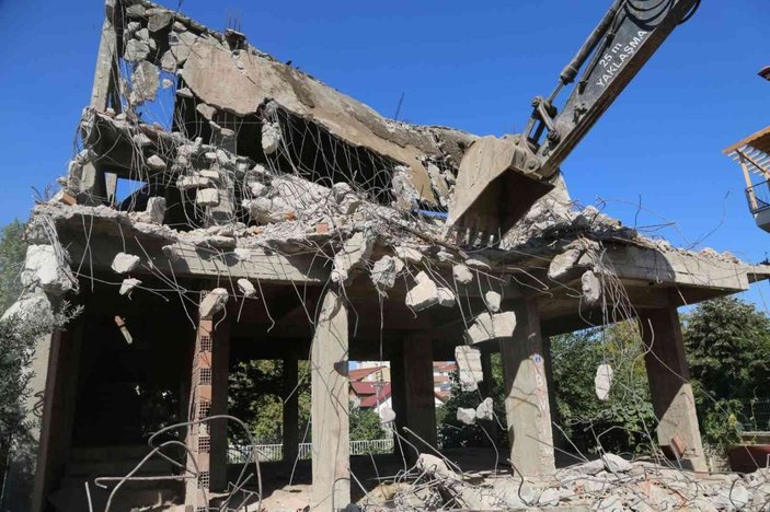 Asrın felaketini yaşayan Gölcük’te 103 metruk bina yıkıldı -3
