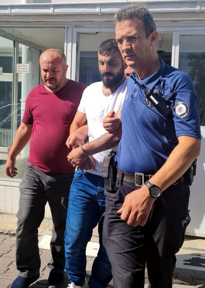 Eski eşini silahla yaralayan şüpheli, adliyede -2