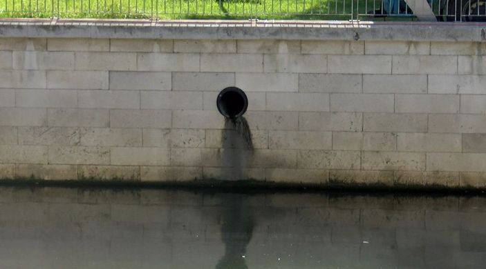 İBB aracı Kağıthane Deresi'ne atık su boşaltırken yakalandı