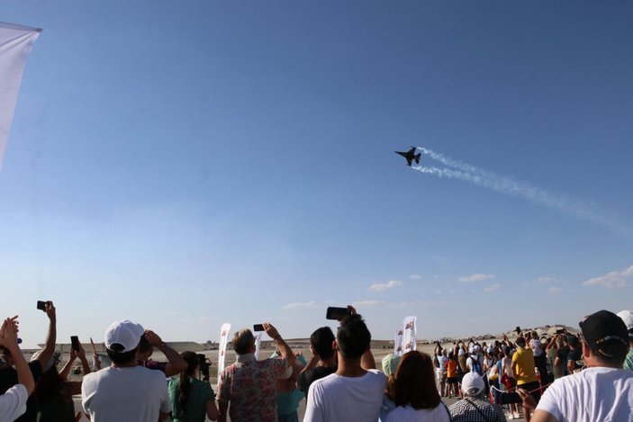 Eskişehir'de havacılık gösterisinde kanatta yürüyüş şovu