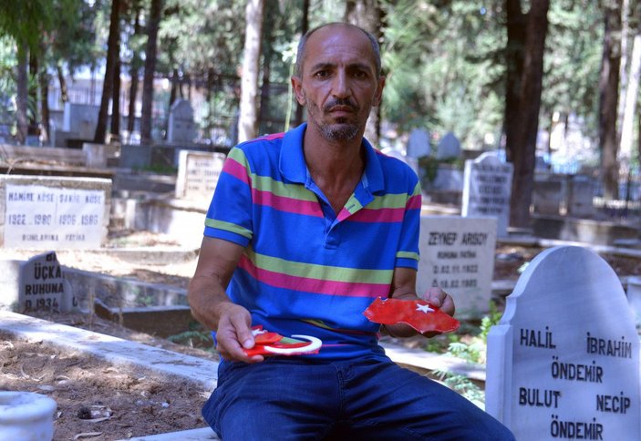 Aile mezarlığındaki Türk bayrağı motiflerini parçaladılar -3