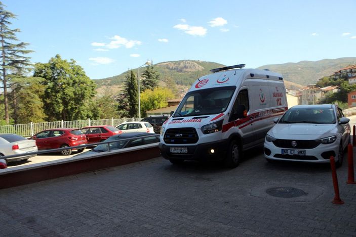 Tokat'ta akraba iki aile arasında silahlı kavga: 2'si ağır 4 yaralı  -5