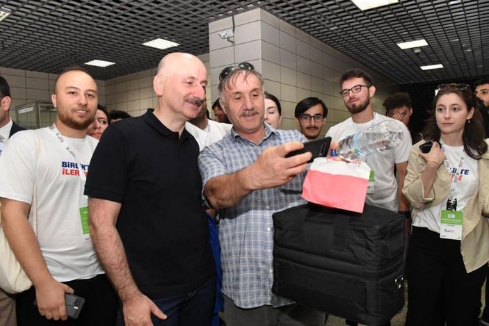 Bakan Karaismailoğlu: Hedefimiz şehir içi hareketliliği metro hatları ekseninde artırarak trafiği azami ölçüde azaltmak -3