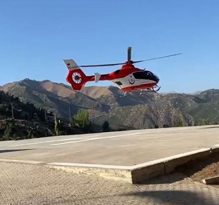 Bulduğu cisim elinde patlayan çoban, ambulans helikopterle sevk edildi -3