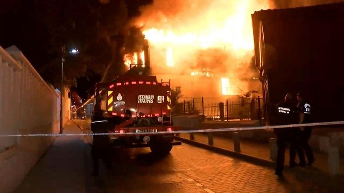 Zeytinburnu'nda Tarihi Merkezefendi Fırını'nda yangın