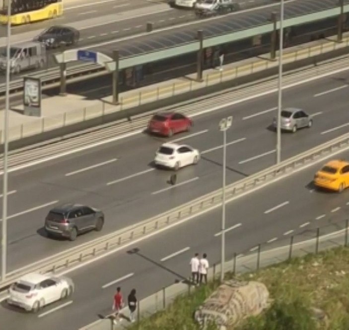 Beylikdüzü'nde trafikte tekerlek paniği  -2