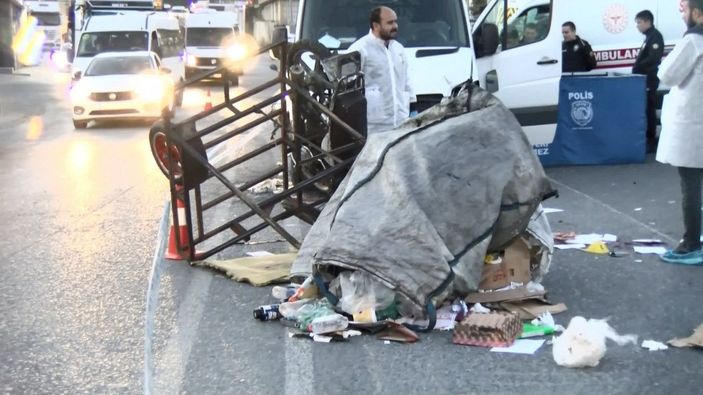Esenyurt’ta minibüs motosiklete çarptı: 2 ölü