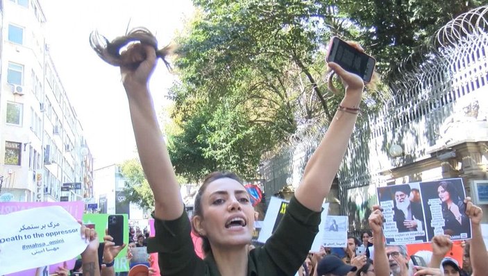 İran Başkonsolosluğu önünde 'Mahsa Amini' protestosu -7