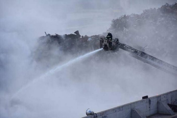 Kocaeli'de hurdalık yangını 55 saat sonra söndürüldü -2