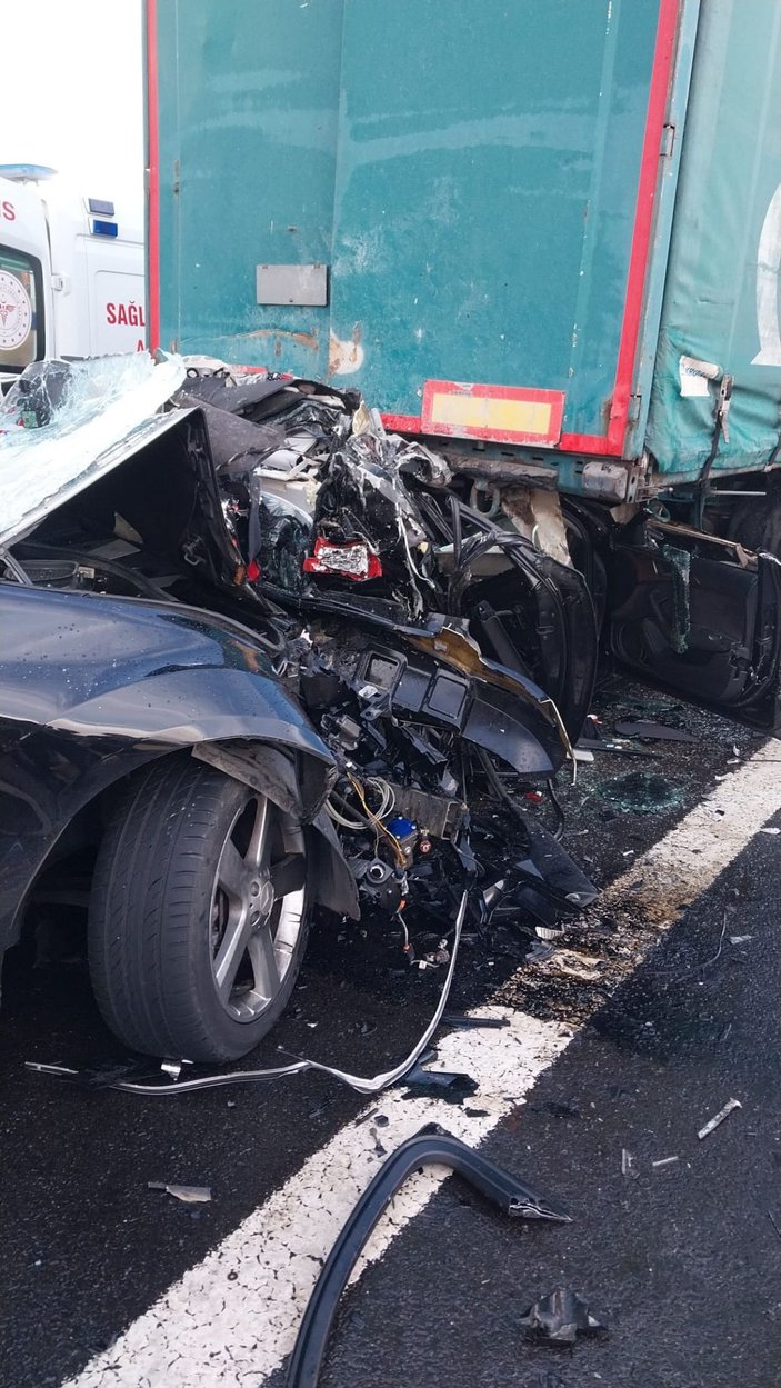 Nevşehir'de 3 aracın karıştığı kazada 2 ölü, 8 yaralı -5