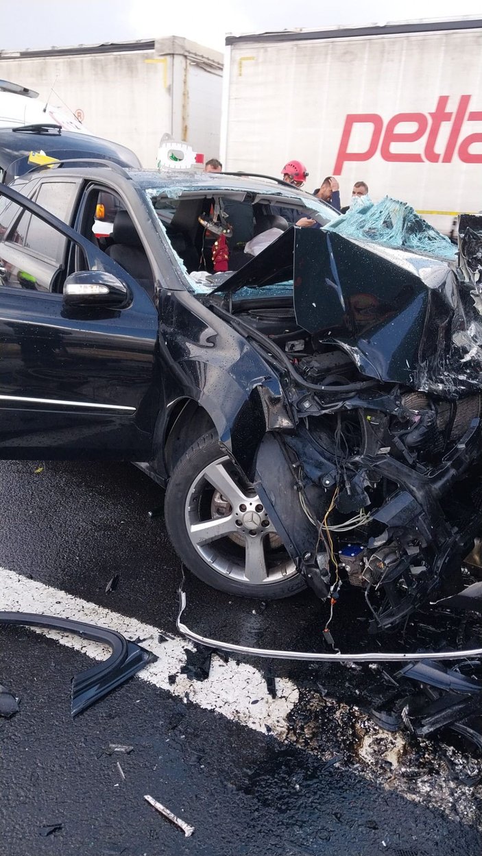 Nevşehir'de 3 aracın karıştığı kazada 2 ölü, 8 yaralı -4