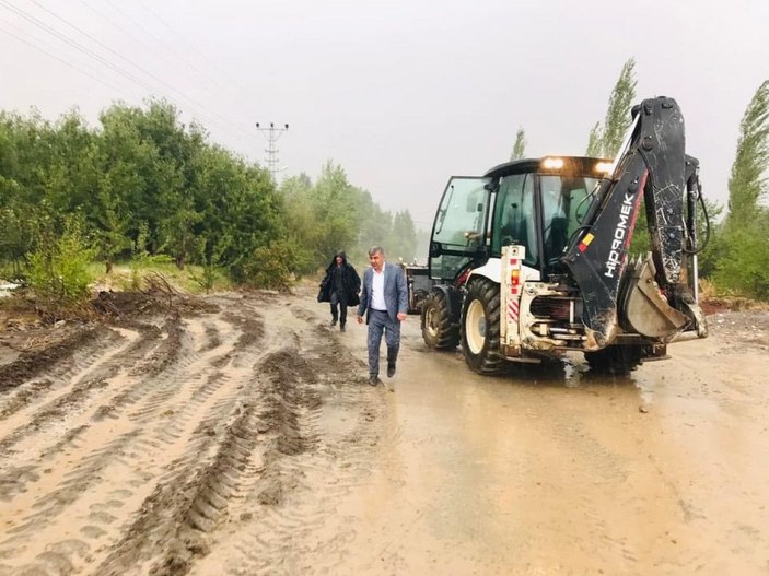 Niğde’de dolu yağışı elma bahçelerine zarar verdi -6