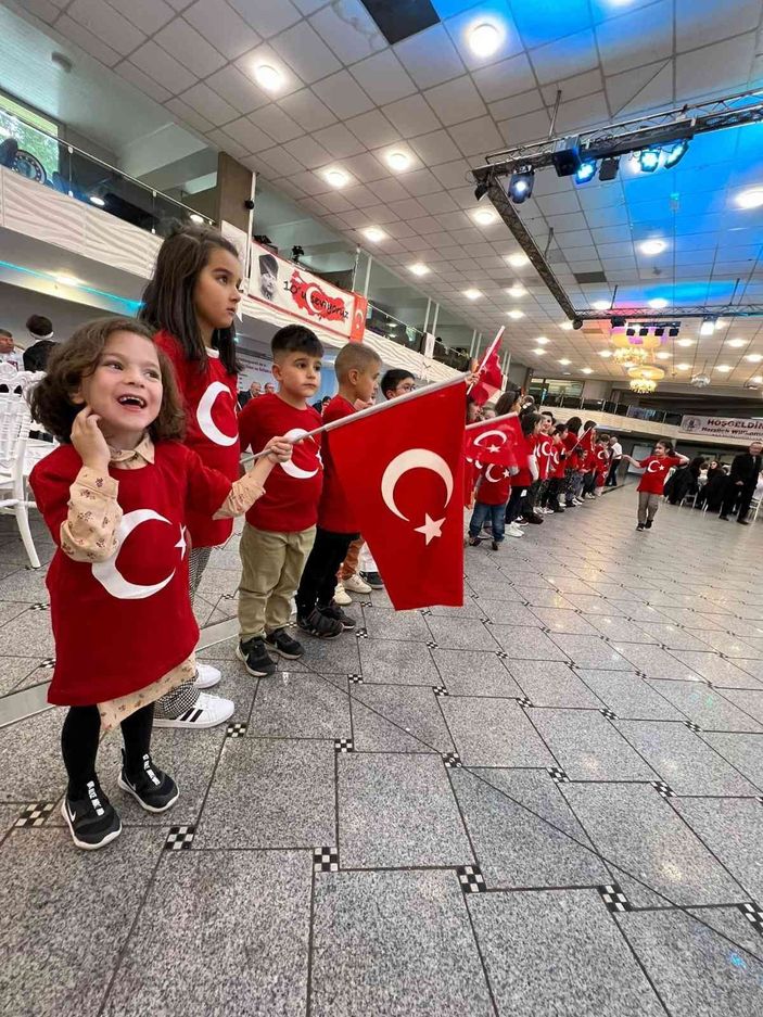 i Almanya’da yaşayan Balıkesirliler kurtuluş gününü kutladı -5