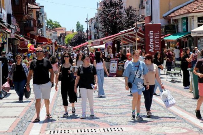 Edirne'de Bulgar ve Yunan müşterisi olan berberler, pazar günü kapanmaya karşı -6