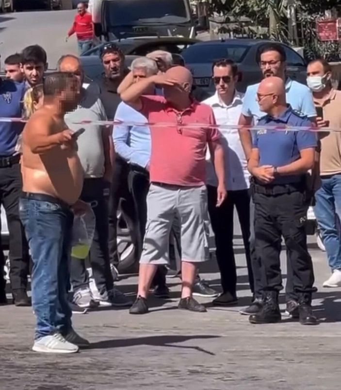 Ceza kesilen seyyar satıcı, 2 çocuğu ve kendi üzerine benzin dökerek eylem yaptı -6