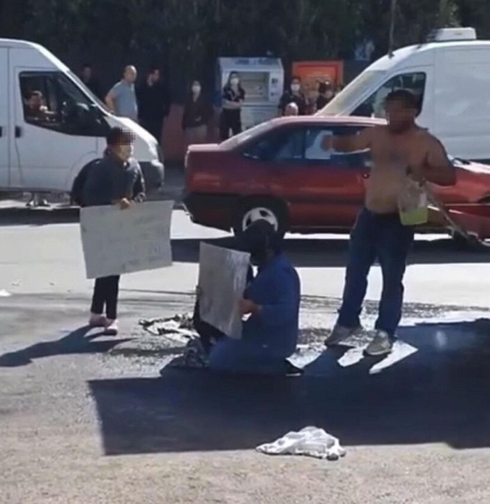Ceza kesilen seyyar satıcı, 2 çocuğu ve kendi üzerine benzin dökerek eylem yaptı -4