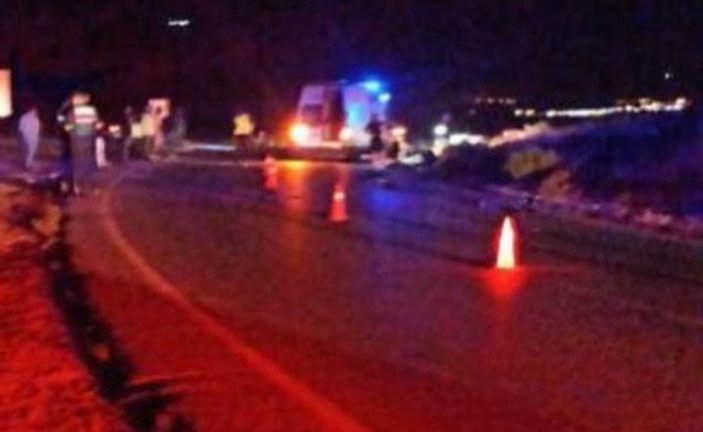 İzmir'de alkollü sürücü, motosiklete çarptı: 1 ölü