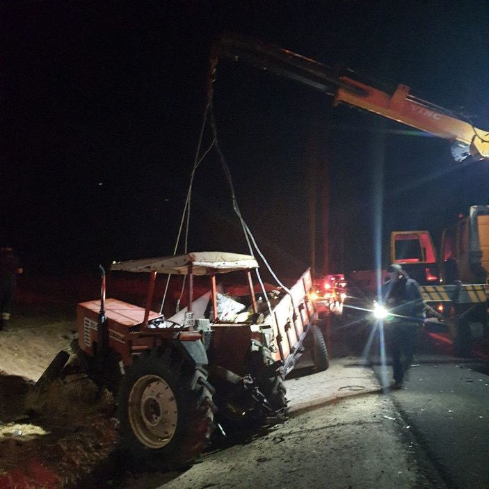 Diyarbakır'da kamyon ile traktör çarpıştı: 1 ölü 5 yaralı