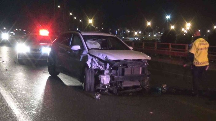 İzmir’de polisleri sürükleyerek uygulamadan kaçan alkollü sürücü kaza yaptı
