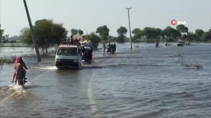 Pakistan’daki sel felaketinde ölü sayısı bin 663’e yükseldi -1