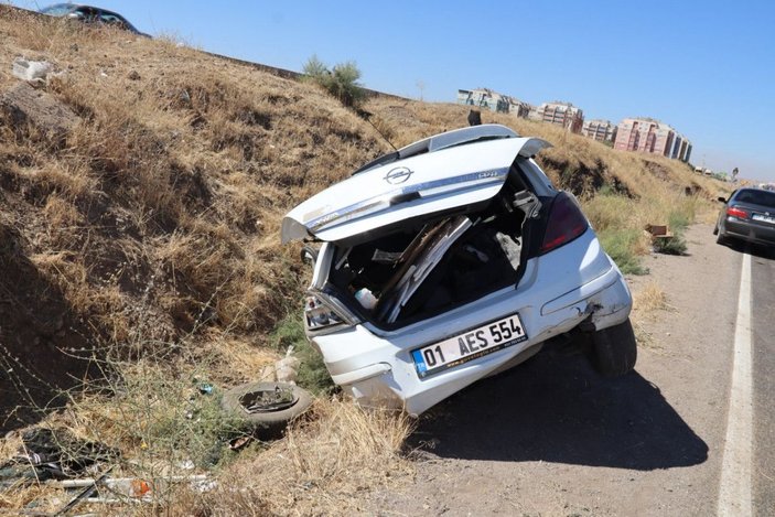 Diyarbakır'da otomobil takla attı: 4 yaralı -3