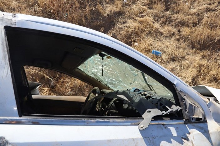 Diyarbakır'da otomobil takla attı: 4 yaralı -5