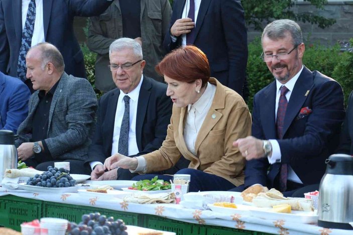 İYİ Parti Genel Başkanı Akşener, Ankara’da hal esnafını ziyaret etti -2