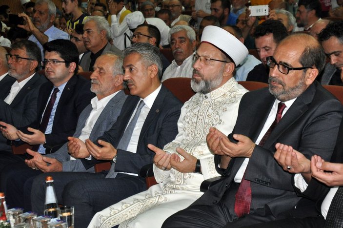 Ali Erbaş: Hocalarımızı bezdirin, camileri boş bırakmayın (2) -3